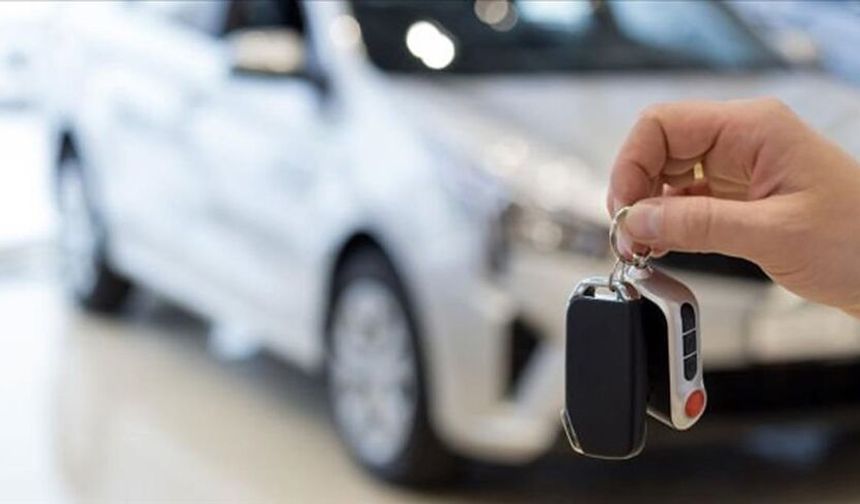 Araç alacaklar dikkat! Resmi Gazete’de yayımlandı! Otomobiller için asgari maktu vergi getirildi