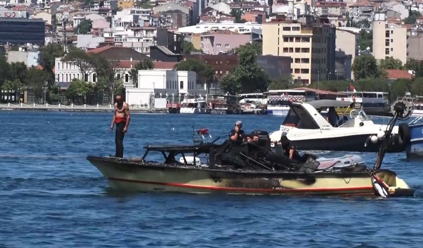 Tekne alev alev yandı! Baba ve oğul denize atlayarak kurtuldu