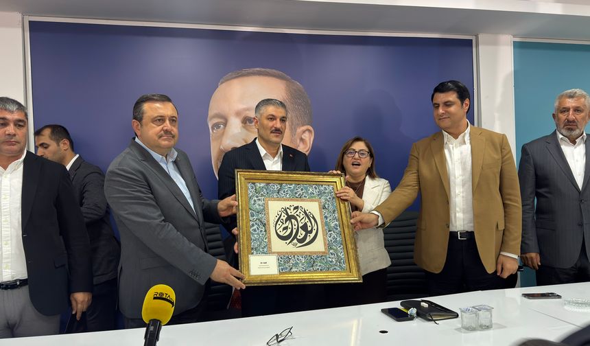 AK Parti Heyetinden Nizip’e çıkarma! Altunses’e hayırlı olsuna gittiler…
