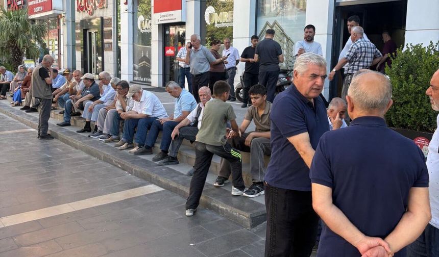 Vatandaşlar Gaziantep’in dev konut projesine akın etti! Binlerce kişi başvuru sırasında…