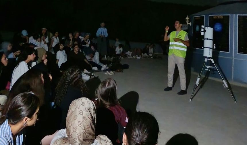 Gaziantep’te öğrenciler meteor yağmurunu izledi…