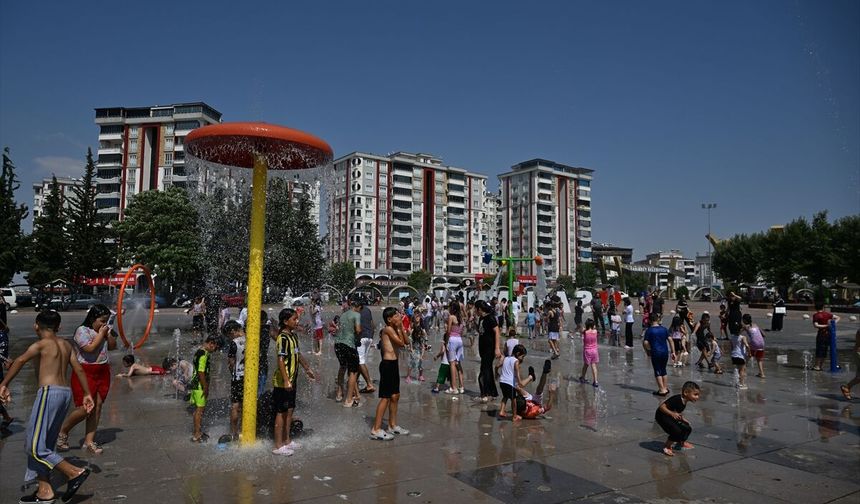 Gaziantep'te sıcak hava etkisini arttırdı! (VİDEOHABER)