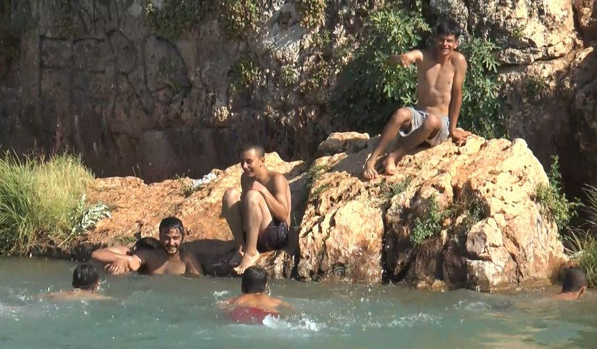 Gaziantep’te sıcaktan bunalanlar Sıtma Çayı'na akın etti