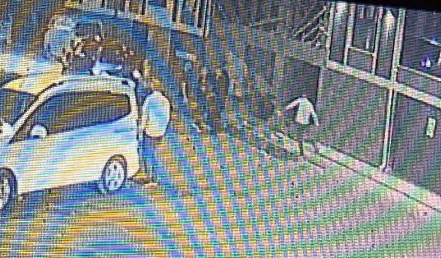 Araç ticareti silahlı kavgaya döndü! O anlar kamerada…