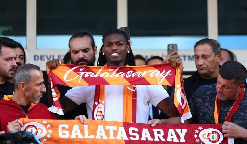 Galatasaray'dan bomba transfer! Rafael Leao İstanbul'da...