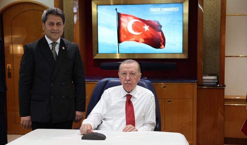 AK Parti 25. Yılında Yeni Vizyonunu Belirliyor: Erdoğan Liderliğinde Hizmet Partisinden Küresel Mefkûre Hareketine