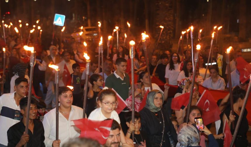 Gaziantep Nizip’ten 20 bin ışık yükseldi