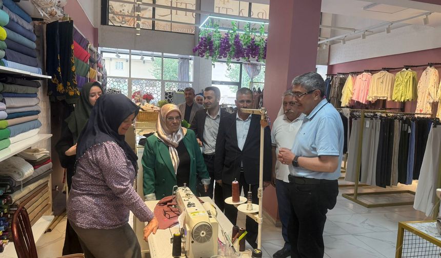 AK Parti Gaziantep Milletvekili Özkeçeci esnaf ve vatandaşlarla bir araya geldi