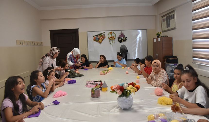 Şahinbey'de yaz tatili ilmek ilmek üretime dönüşüyor
