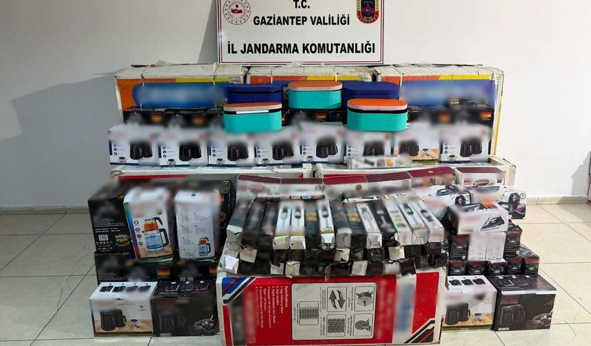 Gaziantep’te jandarmadan 1 milyon 370 bin TL değerinde kaçak malzeme operasyonu