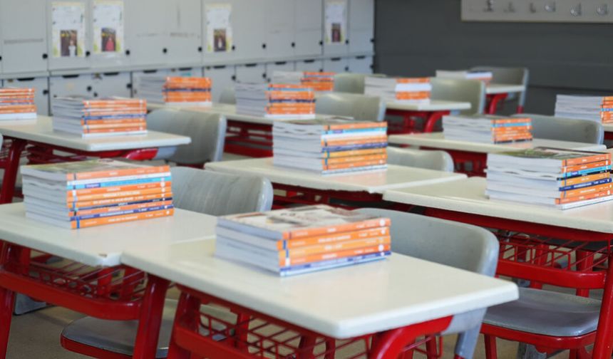 Okullar açılıyor! MEB'in ücretsiz ders kitapları okullardaki yerini aldı…
