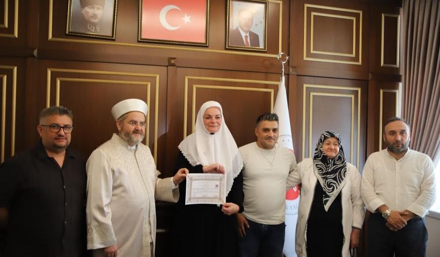 Gaziantep’te Sultan 2. Abdülhamid'in hayatından etkilendi! Alman kadın Müslüman oldu