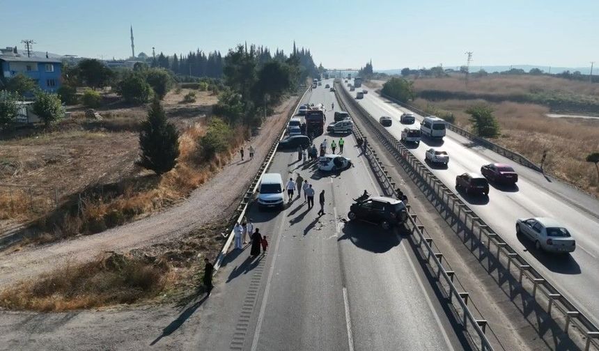 Tırdan dökülen mazot ortalığı savaş alanına çevirdi! 10 araç birbirine girdi