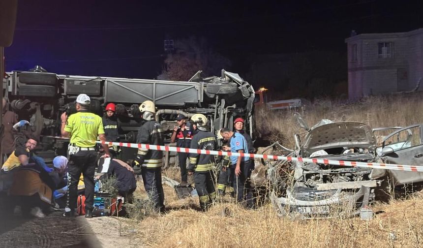 Gaziantep'te feci kaza: 5 ölü, 13 yaralı!