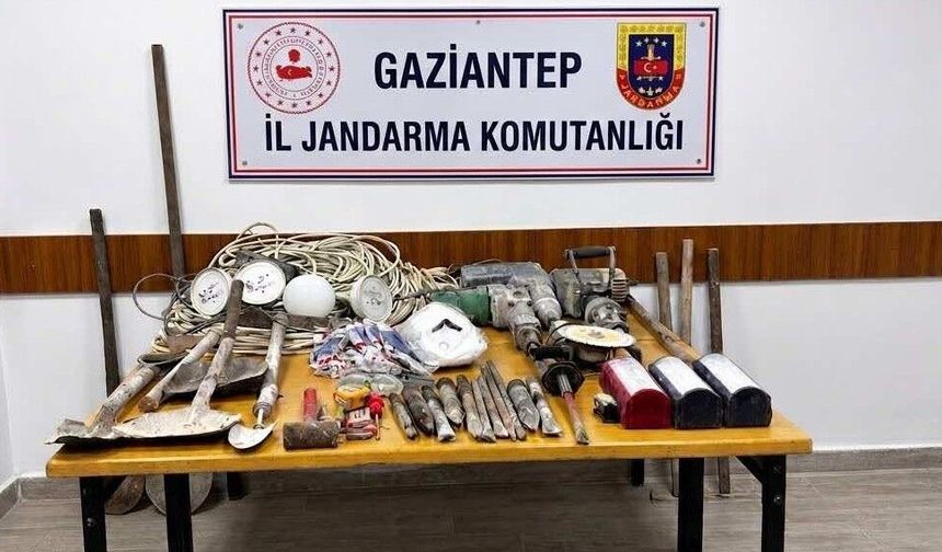 Gaziantep'te kaçak kazı yapanlara suçüstü! 4 şahıs yakalandı