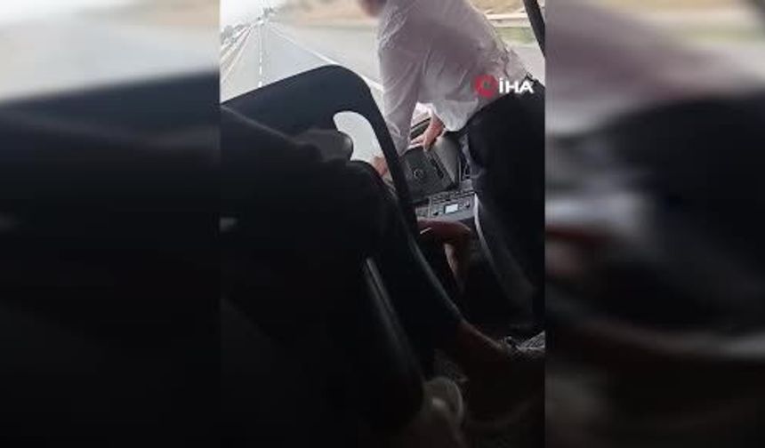 Yolcu otobüsünde pes dedirten anlar! Otobüs giderken şoför değişimi yaptılar