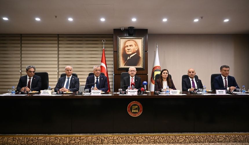 Kılıçdaroğlu, Gaziantepli sanayicilerle buluştu