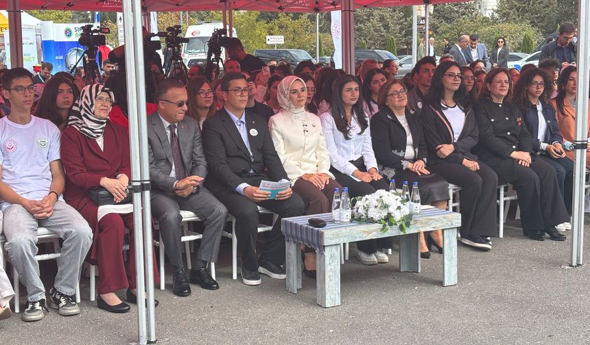Bakan Göktaş: "Yarının Türkiye'sini siz çocuklarla beraber inşa edeceğiz"
