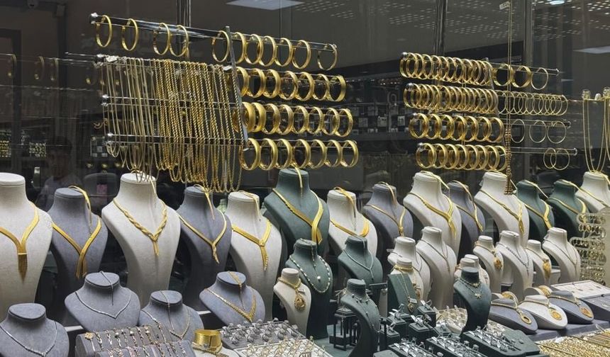 Altındaki sert düşüş vatandaşı küstürdü! Yatırımcı beklemede…