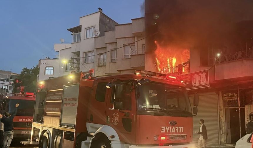 Gaziantep’te ev yangını: Son anda kurtuldular, 1 yaralı!