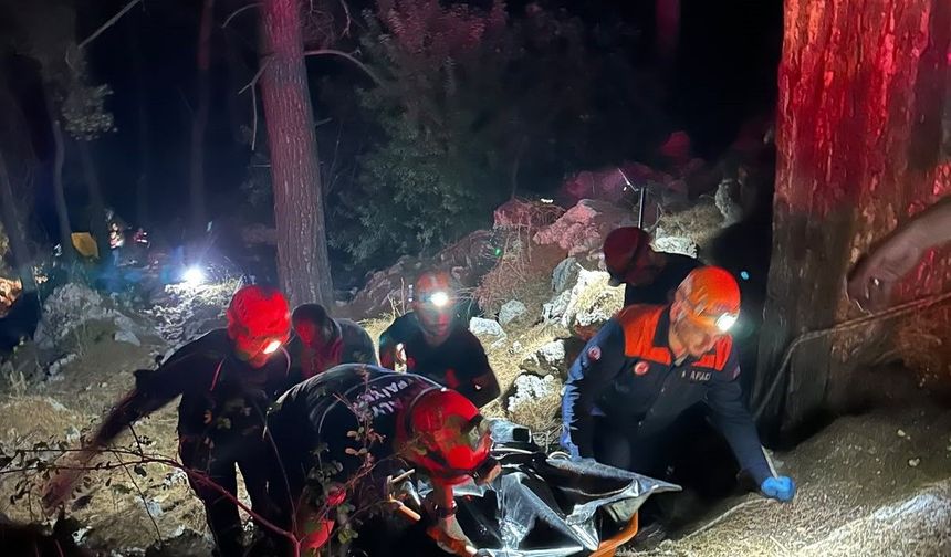 Antalya’da kontrolden çıkan araç faciaya neden oldu! Ölü ve yaralılar var…