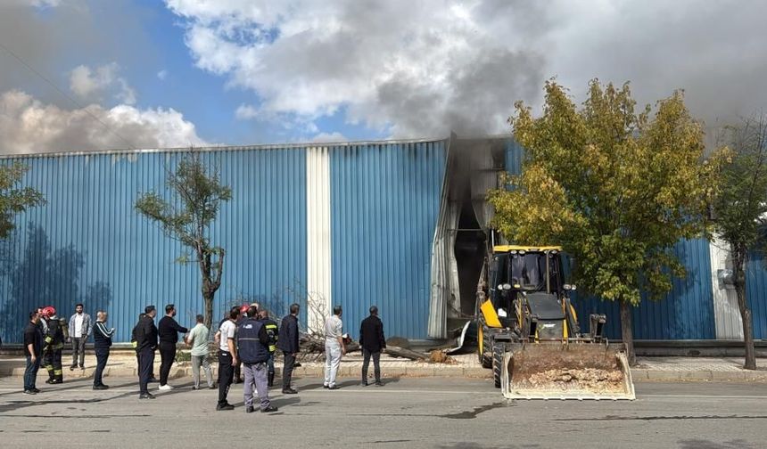 Gaziantep'teki fabrika yangını kontrol altına alındı