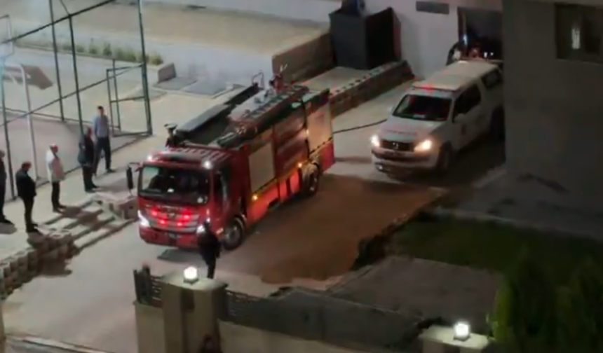Gaziantep’te kapalı otoparkta araç alevlere teslim oldu