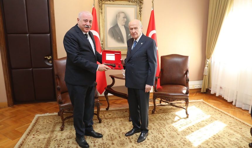 Gaziantep Milletvekili Atay’dan Bahçeli’ye dikkat çeken hediye…