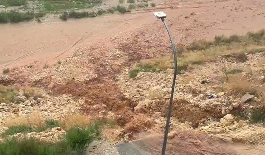 Gaziantep’te yağış sonrası ürkütücü görüntüler!