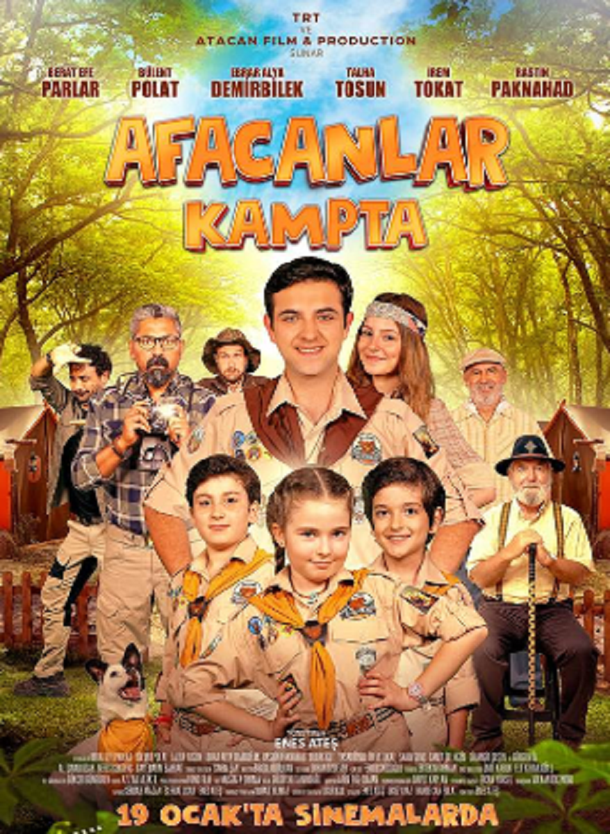 Afacanlar Kampta

Babasının çalıştığı AVM’yi hırsızlardan kurtarmış olan Emirhan büyümüş, o günlerde tattığı dostluk ve macera ruhunun yerini büyümenin getirdiği hayat rutini ve sorumluluklar almıştır. Dedesi Saffet’in şehir dışında işlettiği çocuk kampında çalışmak için geldiği o yaz, hayatında bir dönüm noktası olacaktır. Kampın daha ilk gününde tanıştığı, orada yaz tatilini geçirmeye gelmiş 25 çocuk arasında öne çıkan Arda, Esila ve Ömer, Emirhan’a kendi maceracı hallerini hatırlatır. Kampın bulunduğu beldenin muhtarı Nuri, kamp çocuklarına yemek servisi yaparken, muhtarın kızı Sedef ise kısa sürede çocuklarla kaynaşmayı başarır. Bir gün beldeye camping için gelen Amerikalı belgesel ekibinin ilgisini kampın içindeki botanik alanı çeker. Yönetici Saffet dede şaibeli bir şekilde ayağını kırıp hastaneye düşünce kampın tüm sorumluluğu Emirhan ve kamp çocuklarına kalır. Kısa sürede belgeselcilerin özel bir bitki olan Zinya çiçeğini çalmaya gelen ajanlar olduğu anlaşılacak ve iki taraf arasında bir macera başlayacaktır.