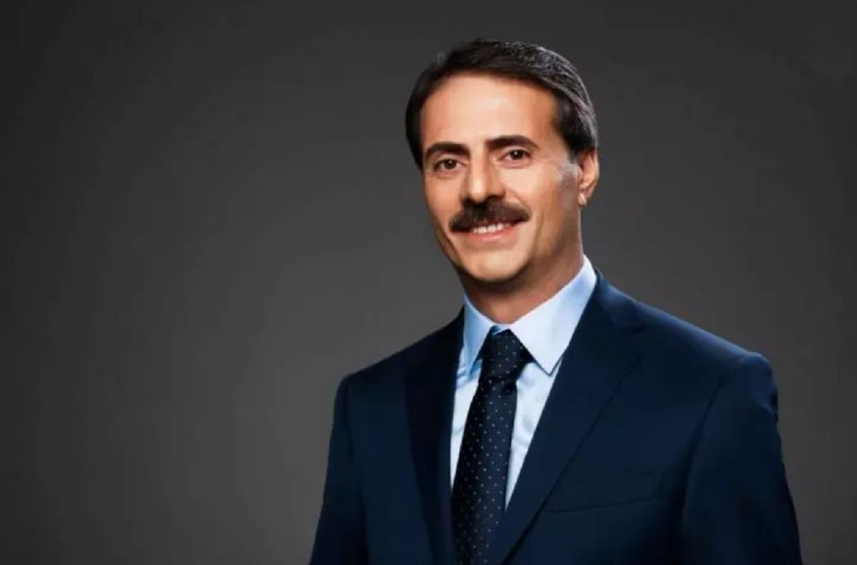 Sakarya Büyükşehir Belediye Başkan Adayı Yusuf Alemdar (Serdivan Belediye Başkanı)

Yusuf Alemdar'ın özgeçmişi
1966 yılında Trabzon’da doğdu. Lisans öğrenimini Doğu Akdeniz Üniversitesi İşletme Fakültesi’nde tamamladı. Uzun yıllar ticaret ile meşgul olduktan sonra 1988 yılında aktif siyasete girdi. 2001 yılında AK Parti Sakarya İl kurucu yönetim kurulu üyeliği ve İl Başkan Yardımcılığı görevlerinde bulundu. 2003 yılında AK Parti Sakarya İl Başkanı seçildi ve bu görevini 2009 yılına kadar devam ettirdi. 2009 ve 2014 yerel seçimlerinde Serdivan Belediye Başkanı seçildi.
31 Mart 2019 Mahalli İdareler Seçimlerinde de Serdivan Belediye Başkanı seçilen Alemdar, evli ve 2 çocuk babasıdır.
