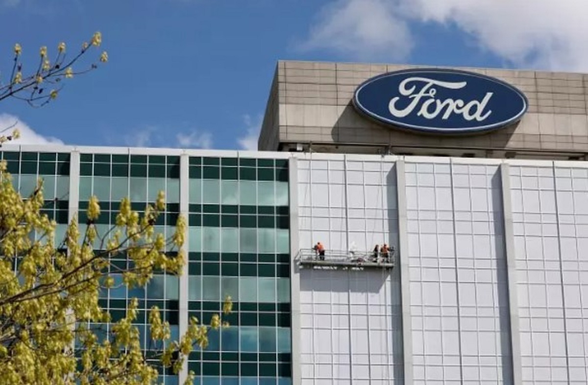 4) Ford | 183 bin 866