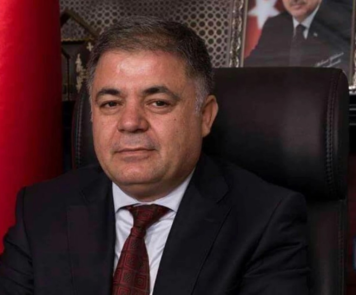 Mehmet Yıldırır: Nurdağı Belediye Başkan Adayı

Mehmet Yıldırır, 1966 Gaziantep'te doğdu. Erzurum Atatürk Ünversitesi Ziraat Fakültesini bitirdi. GAP Bölge Kalkınma İdaresi Bölge Müdürlüğünde, Tarım, Orman ve Kırsal Kalkınma Biriminde uzman ve yönetici olarak 22 yıl görev yaptı. 
Mehmet Yıldırır, Nurdağı İlçe Belediye Başkanlığı görevi yaptı. Mehmet Yıldırır, ortay düzeyde İngilizce biliyor. 
Mehmet Yıldırır, evli ve 3 çocuk babasıdır.
Mehmet Yıldırır, 31 Mart 2024 Yerel Seçimlerinde AK Parti Gaziantep Yavuzeli Belediye Başkan adayıdır.
