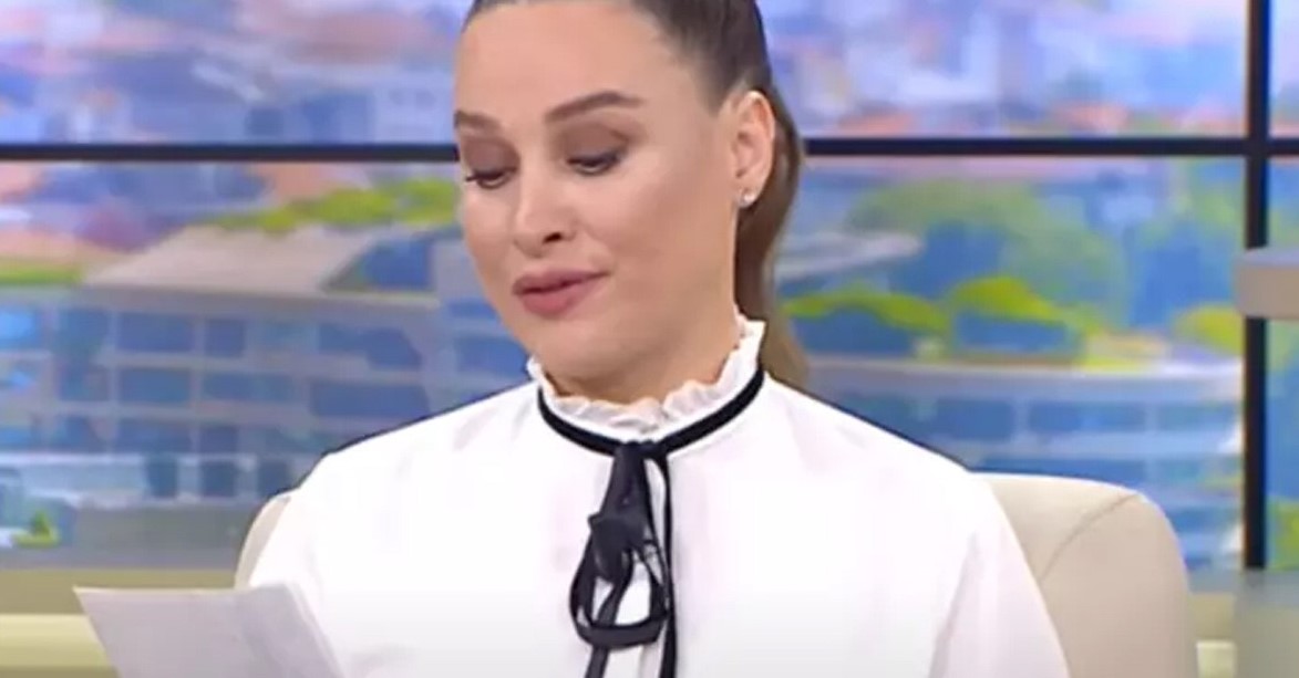 Sosyal Medyanın Gündemi
Yaşanan bu renkli diyaloglar, kısa sürede sosyal medyanın gündemine oturdu. İzleyiciler, programın her anını konuşarak, Twitter ve Instagram gibi platformlarda paylaşımlar yaparak olayın büyümesine katkı sağladı. "Hayatta Her Şey Var" programı, bu haftaki bölümüyle bir kez daha izleyicilere unutulmaz anlar yaşattı.
