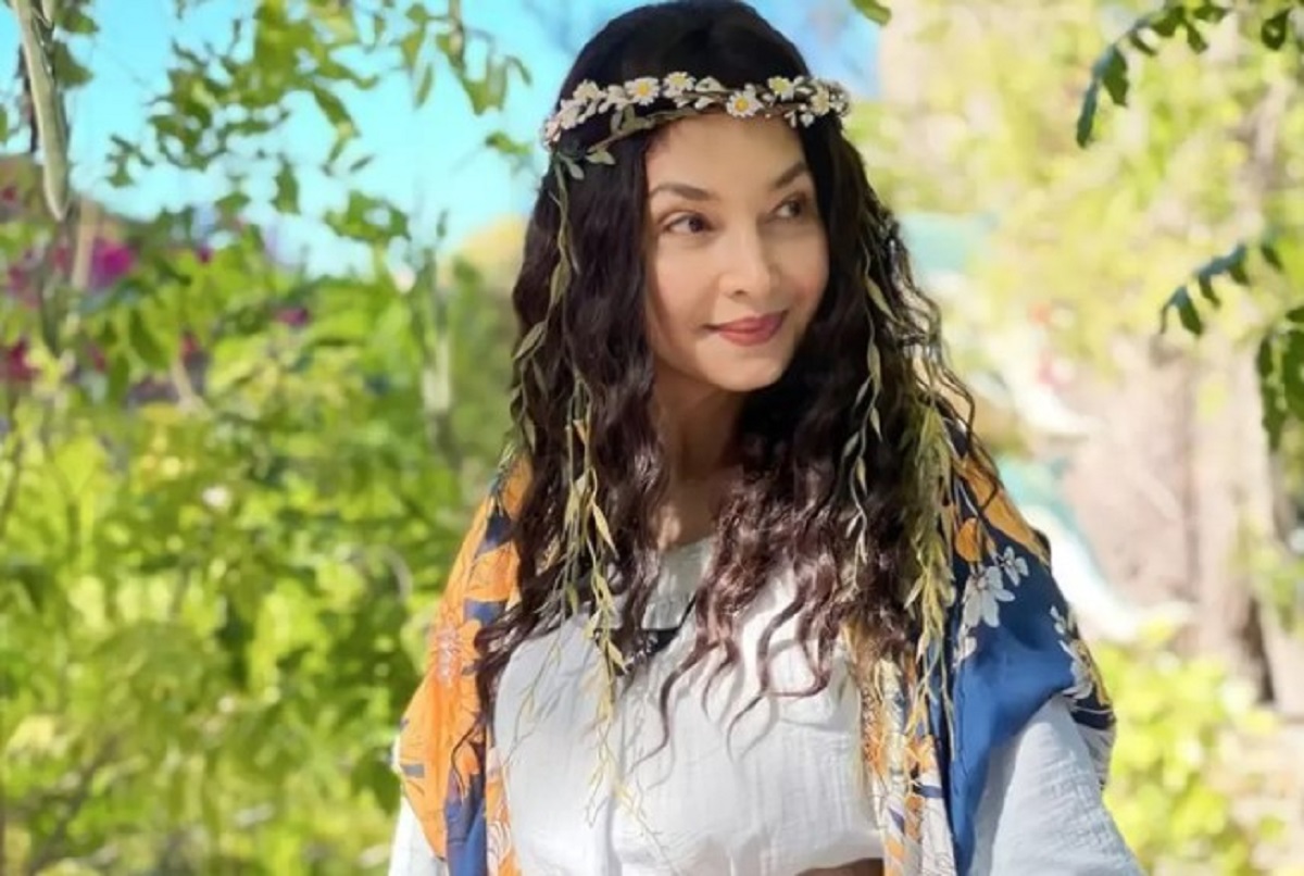 Sosyal Medyada İlgi Odağı
Nazan Saatçi, Instagram hesabında 25 bin takipçisiyle sıkça paylaşımlar yapıyor. Oyuncunun güzellik ve yaşam dolu fotoğrafları, takipçilerinden yoğun beğeni ve olumlu yorumlar alıyor. "Yaş aldıkça güzelleşiyor bu kadın" ve "Harika, gerçekten hayran kaldım" gibi yorumlar, Saatçi'nin sevenleri tarafından sıkça dile getiriliyor.
