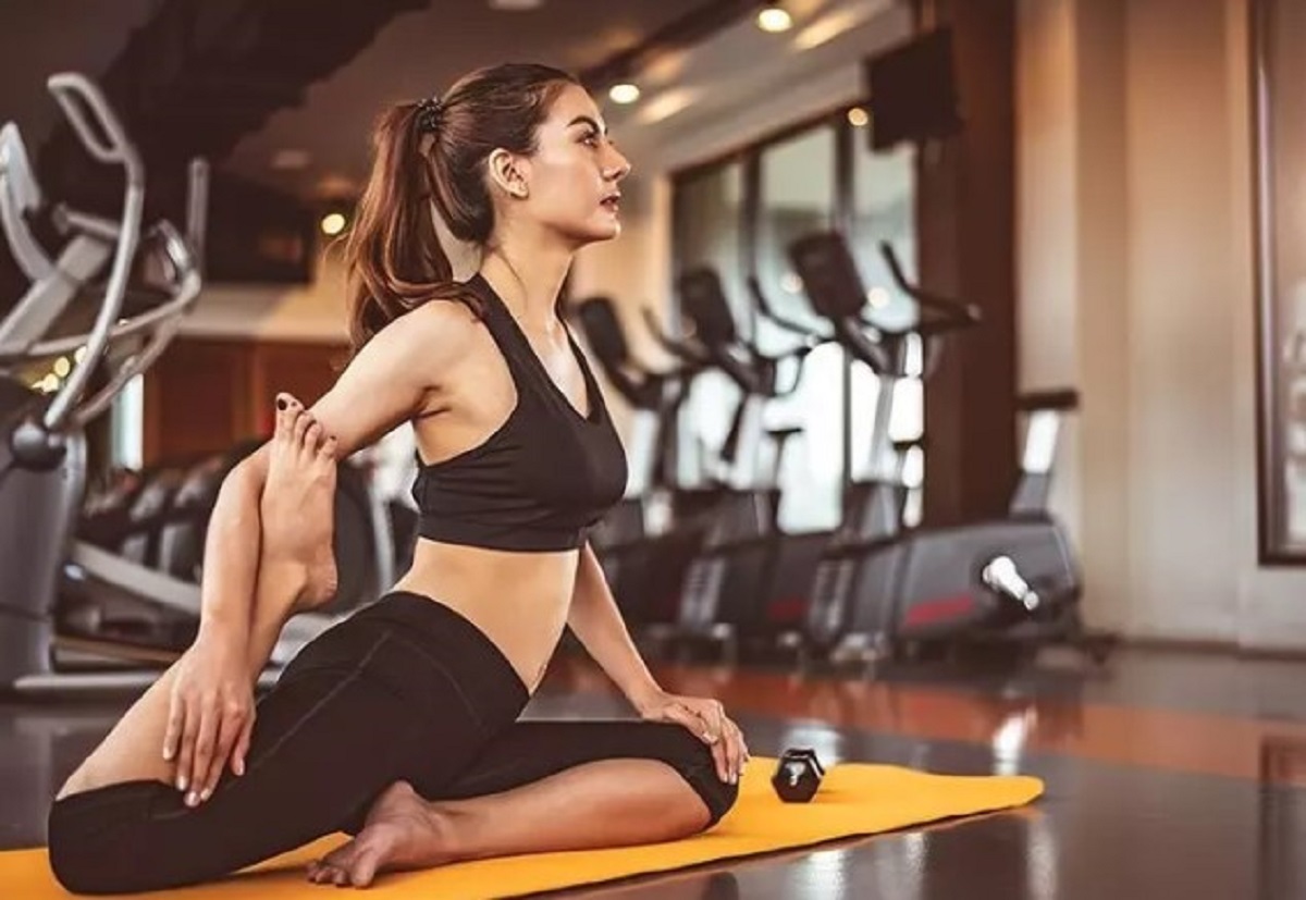 Sabah Egzersizleri: Uykuya Dalmayı Kolaylaştırın
Araştırmalar, sabah egzersizinin uykuya dalmayı kolaylaştırabileceğini gösteriyor. Kerry Davies, yüksek tempolu olmasa bile düzenli egzersizin uyku kalitesini artırabileceğini belirtiyor. Ancak egzersiz ile yatma arasında en az iki saatlik bir boşluk bırakılmasının önemine dikkat çekiyor.
