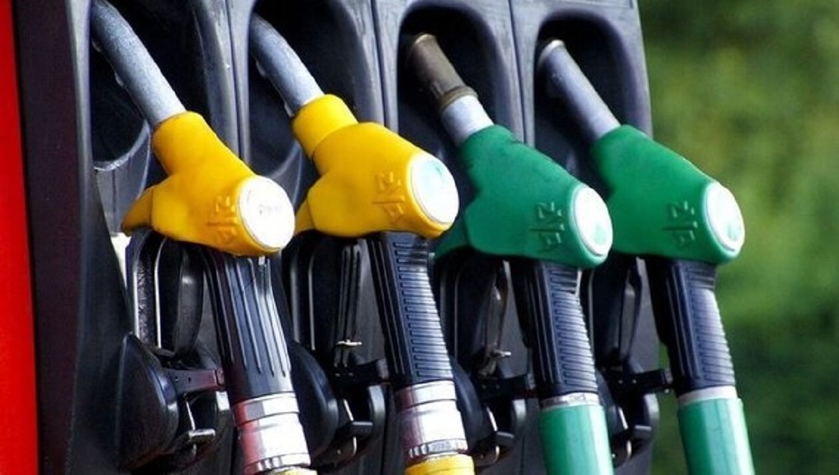Motorinin litre fiyatına da 2,56 lira zam gelmişti. Gelen zam ile birlikte motorinin litre fiyatı 45 lirayı aşarak rekor kırdı.