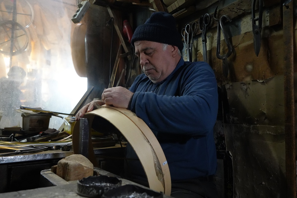 Bu elekler genellikle köylerde buğday, arpa, nohut, fasulye ve bulgur ayıklamak için kullanılıyordu. Elekçilik mesleği, teknolojik gelişmelerin yanı sıra, ustaların sayısının azalması ve işgücü eksikliği nedeniyle yok olma tehlikesiyle karşı karşıya.
