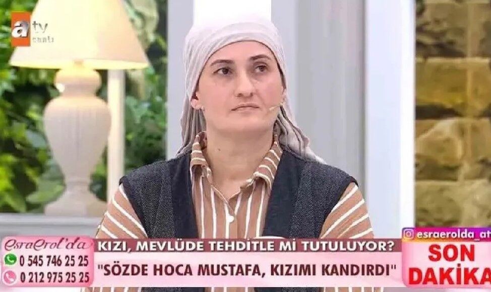 Esra Erol, sözde hoca hakkındaki tüm sırları birer birer açığa çıkardı. Sözde hocanın Çanakkale Bayramiç’teki bir termal otelde 300 kişiyi zorla tuttuğu iddiası gündemi sarsmıştı.