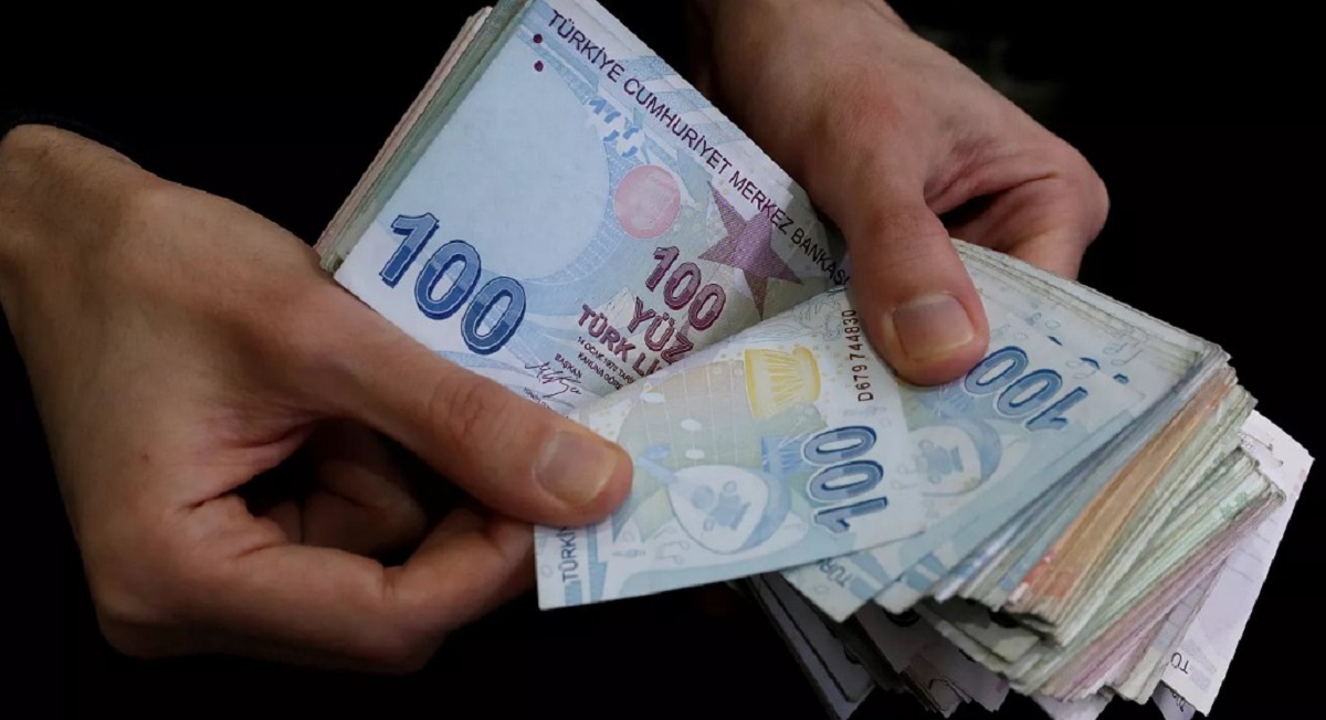 Emeklilere bayram ikramiyesi ödemesinin ne zaman yapılacağı da netleşti. Buna göre, emeklilere bayram ikramiyesi şu tarihlerde ödenecek:

*Ramazan Bayramı için: 9 Nisan'dan itibaren

*Kurban Bayramı için: 15 Haziran'dan itibaren