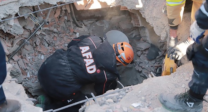 Bursa’da 4.1 şiddetinde deprem olduğunu açıklayan AFAD depremin derinliği hakkında da bilgi verdi.