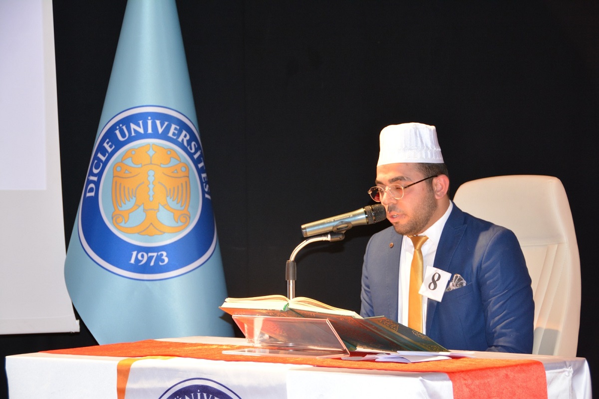 Gaün Öğrenci̇si̇ Kur'an I Keri̇m'i̇ Güzel Okuma Yarişmasinda Bi̇ri̇nci̇ Oldu 2