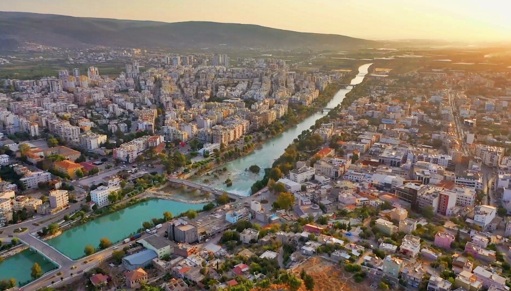 İl olma potansiyeli yüksek ilçelerin listesi ise şu şekilde: Lüleburgaz, Çerkezköy, Silivri, Çorlu, Büyükçekmece, Tuzla, Kapaklı, Gebze, Çayırova, Darıca, Ereğli, Bandırma, Mustafakemalpaşa, İnegöl, Tavşanlı, Edremit, Bergama, Soma, Aliağa, Akhisar, Salihli, Torbalı, Ödemiş, Nazilli, Alaşehir, Söke, Kuşadası, Milas, Bodrum, Fethiye, Serik, Manavgat, Alanya, Polatlı, Ereğli, Erdemli, Silifke, Kozan, Kadirli, Ceyhan, Dörtyol, İskenderun, Kırıkhan, Arsuz, Reyhanlı, Elbistan, Kahta, Siverek, Viranşehir, Suruç, Ergani, Akçakale, Nizip, Bismil, Midyat, Nusaybin, Cizre, Silopi, Yüksekova, Erciş, Patnos, Doğubayazıt, Fatsa, Ünye, Erbaa, Bafra, Çarşamba.