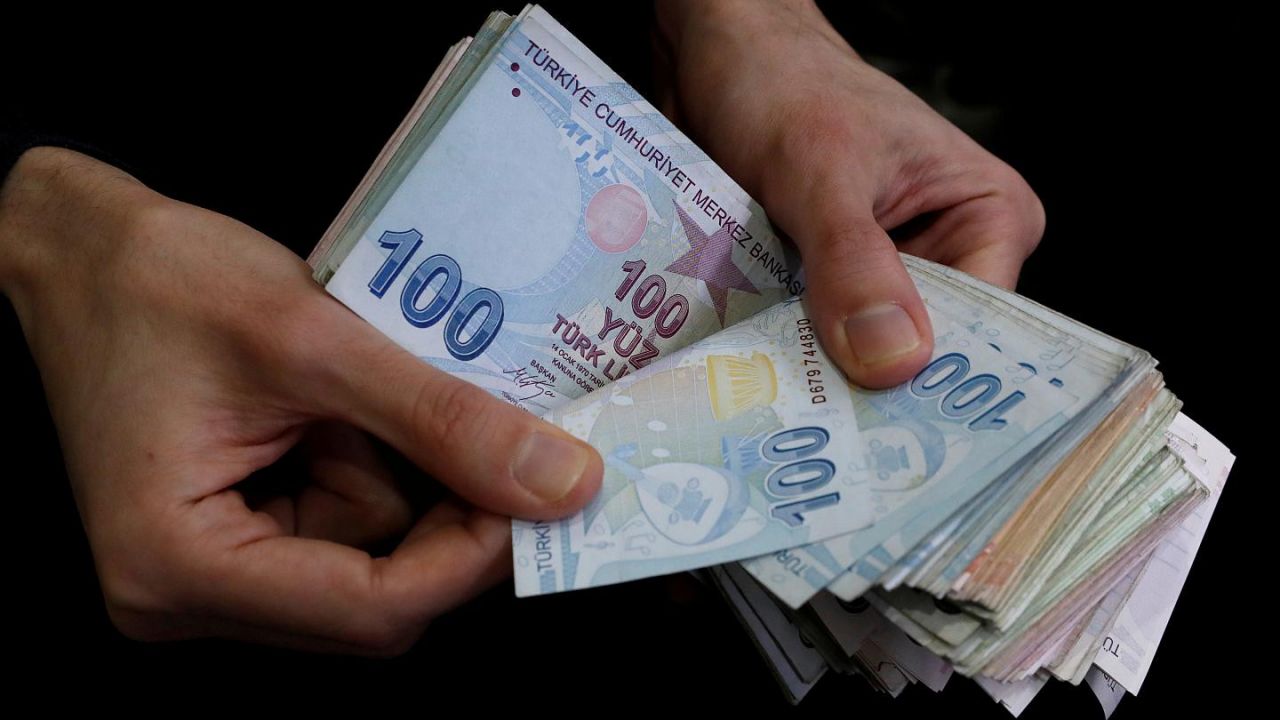 2024 yılında emeklilere yapılan Ocak zamları ve 6 aylık enflasyon farkının duyurulmasının ardından, tüm emeklilere %49,25 oranında zam uygulandı. Bu eşit zam uygulamasının ardından, odak noktası ek zamlı maaş farklarının ödeme tarihlerine kaydı.