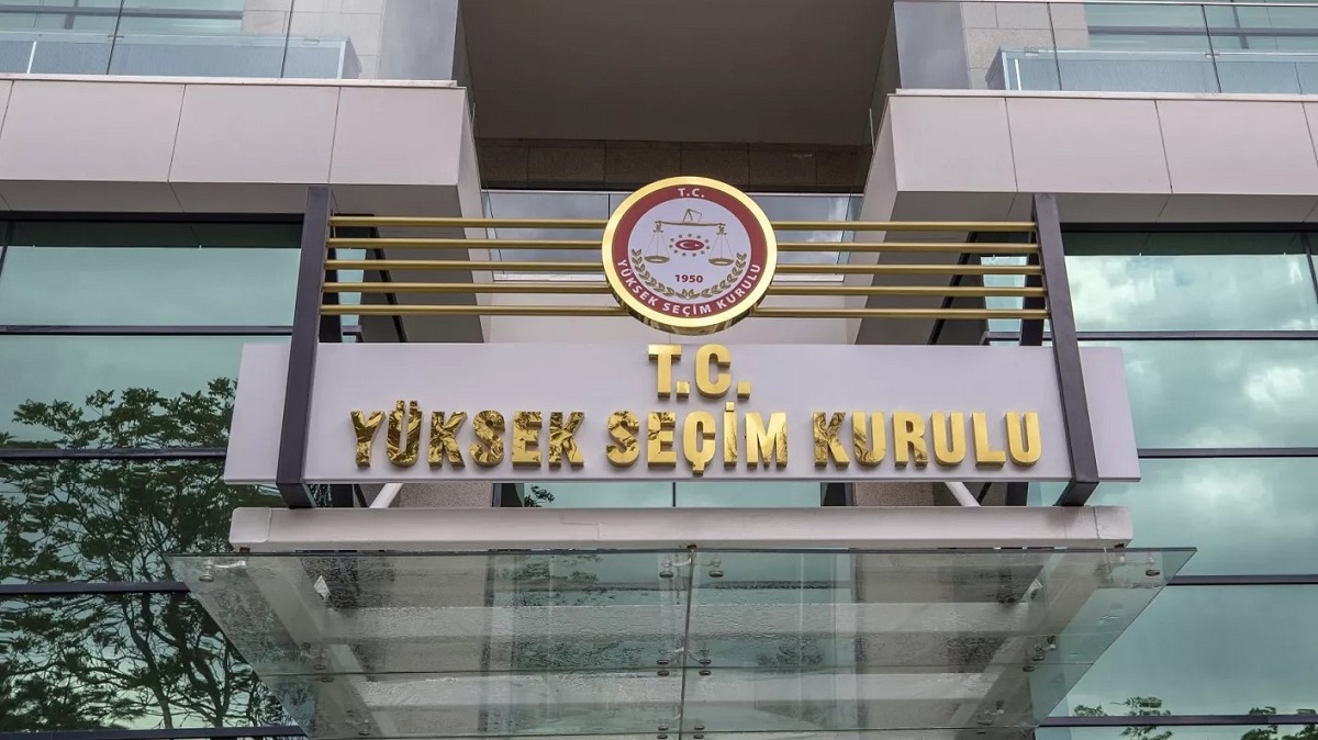 Aday Listeleri 20 Şubat'ta Teslim Edilecek
Siyasi parti ilçe başkanlıkları ve büyükşehirlerde siyasi parti il başkanlıkları, belediye başkanlığı, belediye meclis üyeliği ve il genel meclisi üyelikleri seçimlerine ait aday listelerini ilçe seçim kurullarına iletecek. Bağımsız adaylar da başvurularını en geç 20 Şubat Salı saat 17.00'ye kadar yapabilecek.
