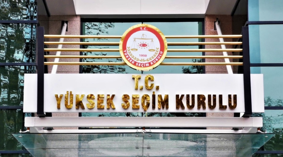 Geçici Aday Listeleri 23 Şubat'ta İlan Edilecek
Siyasi partiler, aday listesindeki eksiklikleri 22 Şubat'a kadar tamamlayabilecek. Bağımsız adaylar dahil geçici aday listeleri 23 Şubat'ta ilan edilecek, aynı gün listelere itiraz süresi başlayacak. Kesin aday listeleri 3 Mart'ta ilan edilecek.
