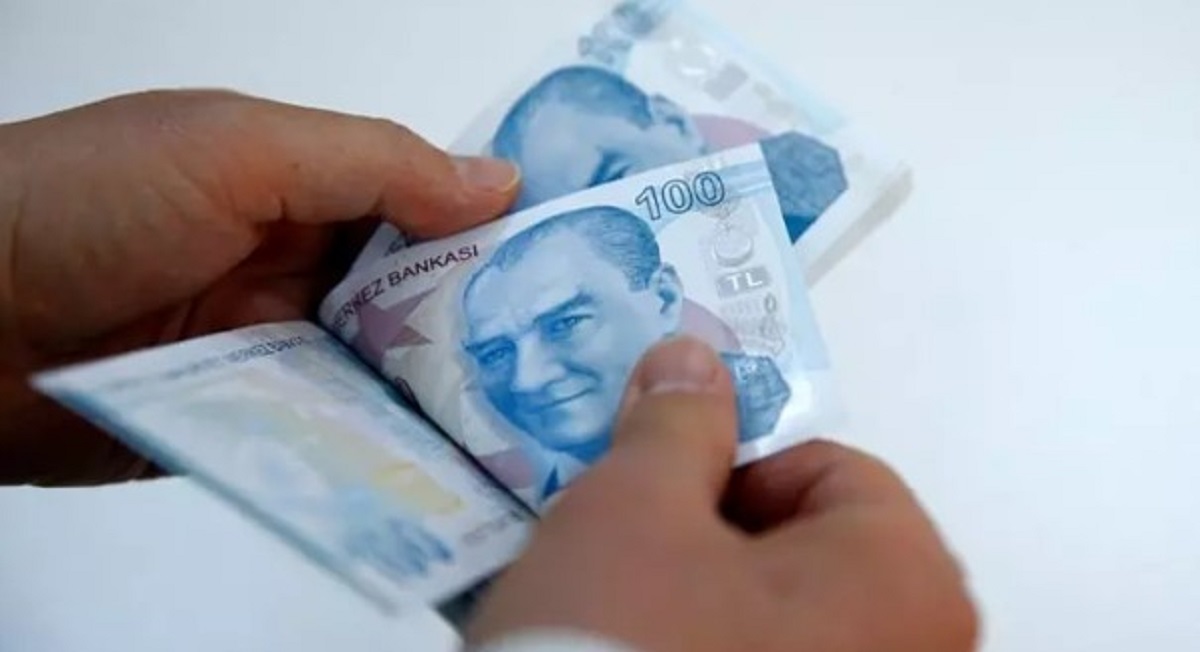 Yaptırımların Yeniden Düzenlenmesi
Çalışma ve Sosyal Güvenlik Bakanlığı tarafından hazırlanan 4 yıllık stratejik plana göre, çalışanlar açısından hayati önem taşıyan ücretin eksik yatırılması veya ödenmemesi durumlarına yönelik yaptırımların da yeniden düzenleneceği belirtildi. Ücretin ödenmemesinde kast unsurunun aranması ve idari para cezalarının etkinliği gözden geçirilecek.
