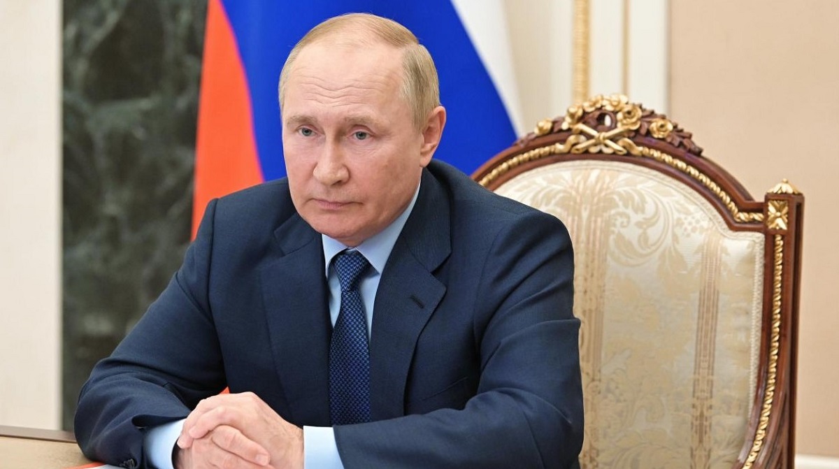 Ermenistan'ın UCM'ye katılımı, bu ülkenin uluslararası hukuk sahnesinde daha etkin bir rol oynamasına olanak tanıyacak gibi görünüyor. Bu durum, Putin'in tutuklanma ihtimali gibi önemli olaylara neden olabilir ve uluslararası ilişkilerde yeni bir döneme işaret edebilir.