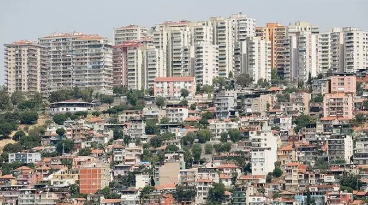 SATIŞ SÜRESİNİ DEĞERLENDİRMEK
Satın almayı düşündüğünüz evin ne kadar süredir satışta olduğunu bilmek, pazarlık potansiyelinizi artırabilir. Uzun süre satışta olan evler için daha düşük tekliflerin kabul edilme olasılığı yüksektir.
