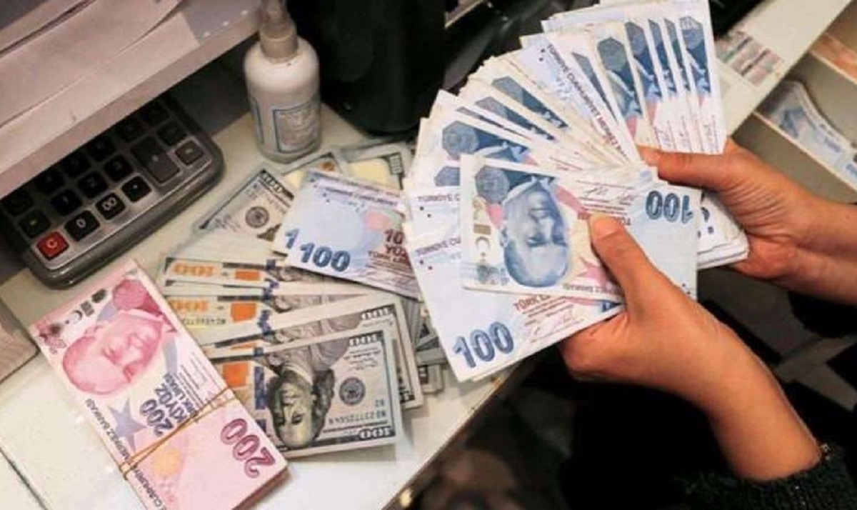 BANKA ŞUBELERİ NORMALE DÖNDÜ, ANCAK İZLENİMLER KALICI
Güvenlik sorununun çözülmesiyle birlikte şubelerin tekrar hizmete girmesi, müşterilere rahat bir nefes aldırdı. Ancak bu olay, finans kuruluşlarının teknik sorunlarının ne kadar kritik olabileceğini bir kez daha gösterdi ve müşterilerin güvenliğe olan duyarlılığını artırdı. Deutsche Bank ve Postbank, yaşanan aksaklığa rağmen müşterilere verdikleri hizmet kalitesini sürdürme sözü verdi.
